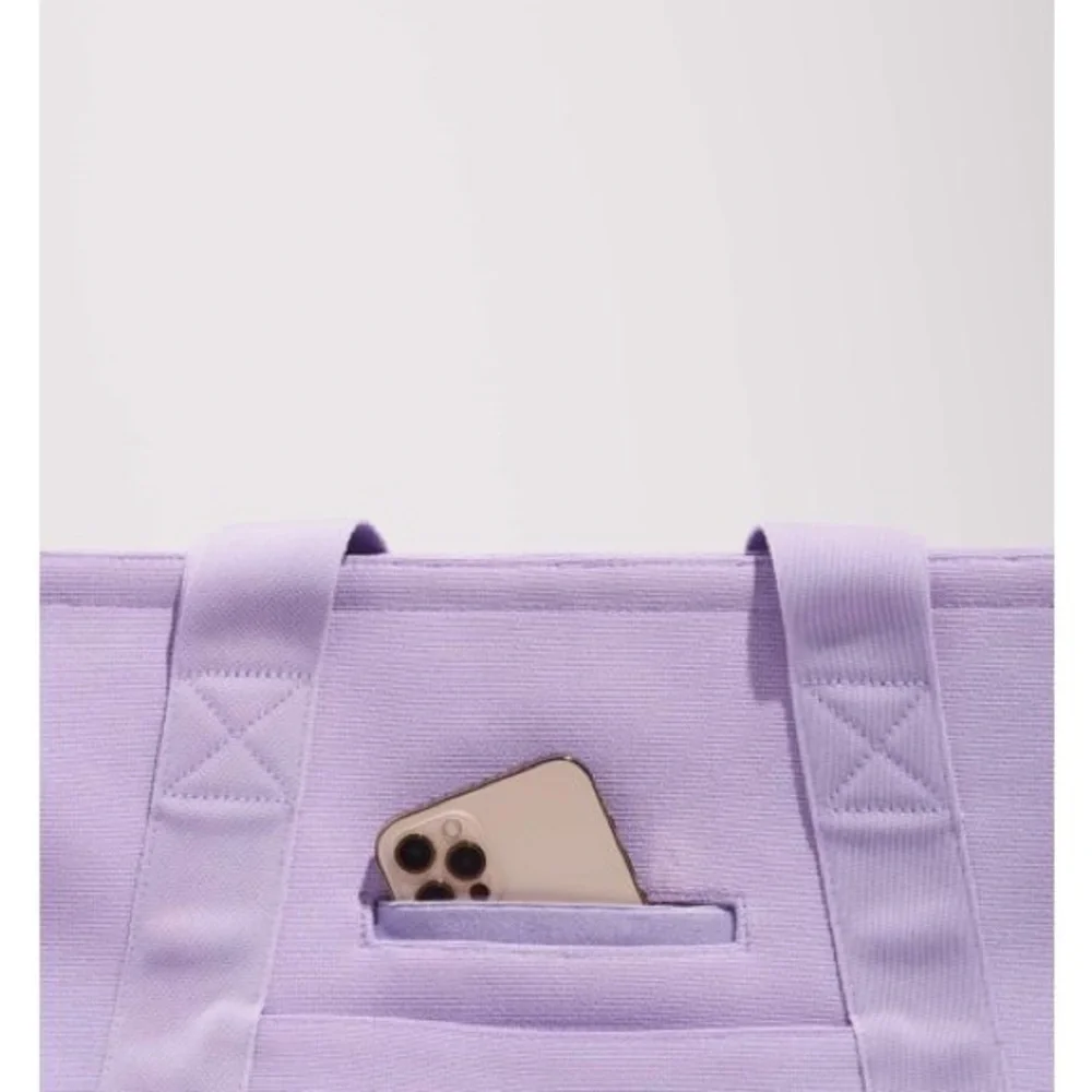 WILD ONE Everyday Carrier Dog Tote In Lilac